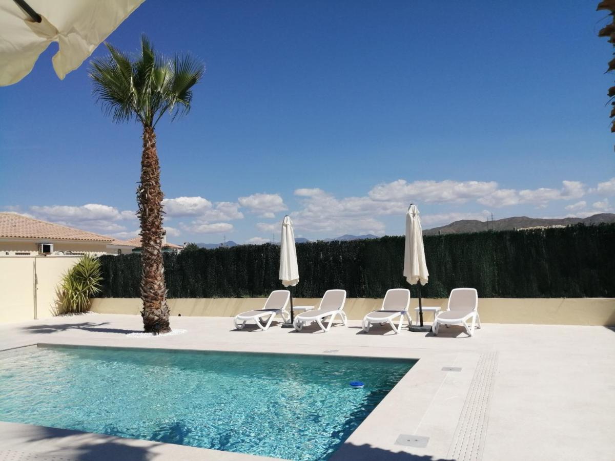 Villa Los Castos Immaculate 2-Bed Villa Arboleas Esterno foto